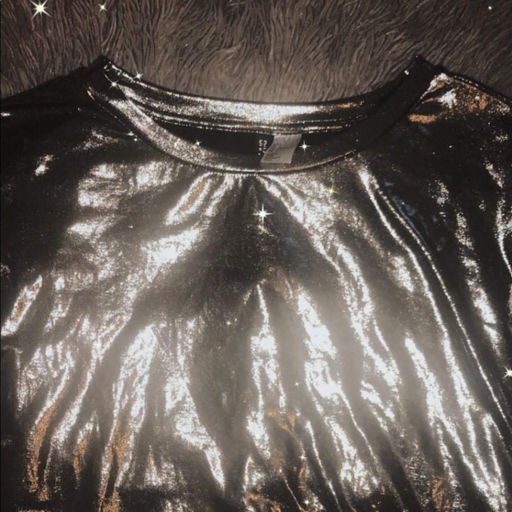 Metallic top